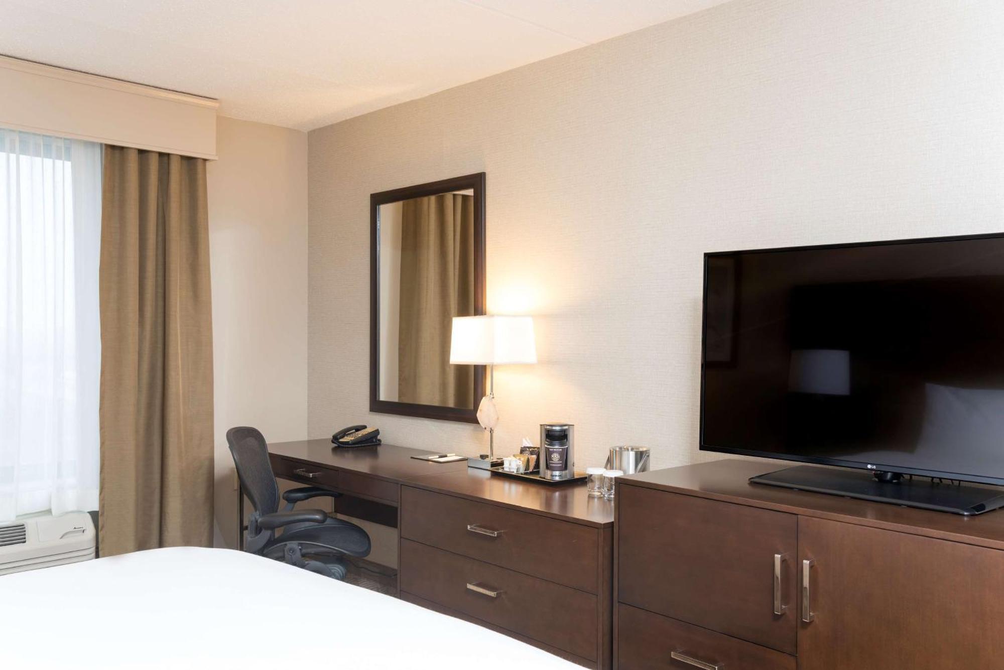 Doubletree By Hilton Pleasant Prairie Kenosha, Wi Hotel Exterior photo