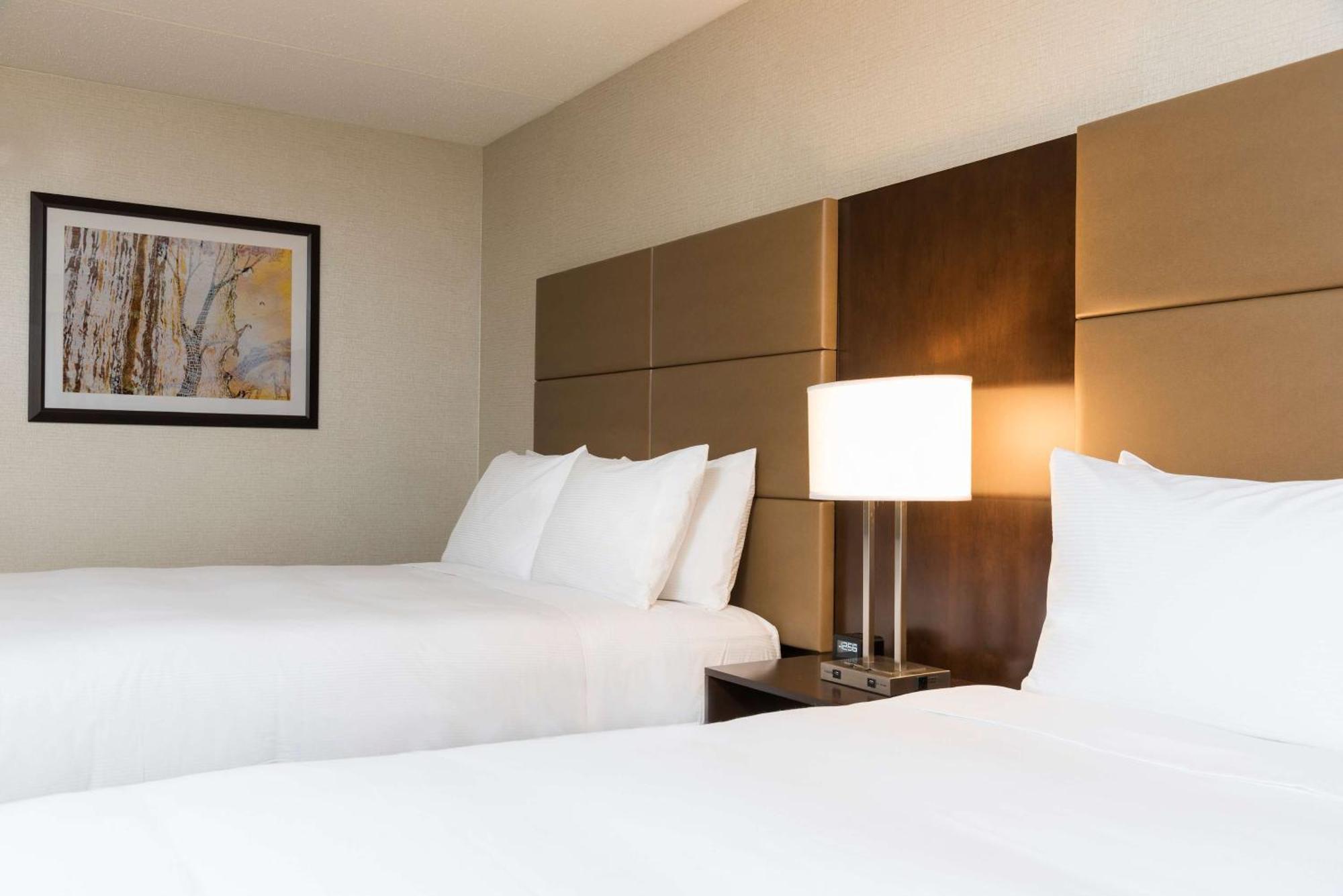 Doubletree By Hilton Pleasant Prairie Kenosha, Wi Hotel Exterior photo