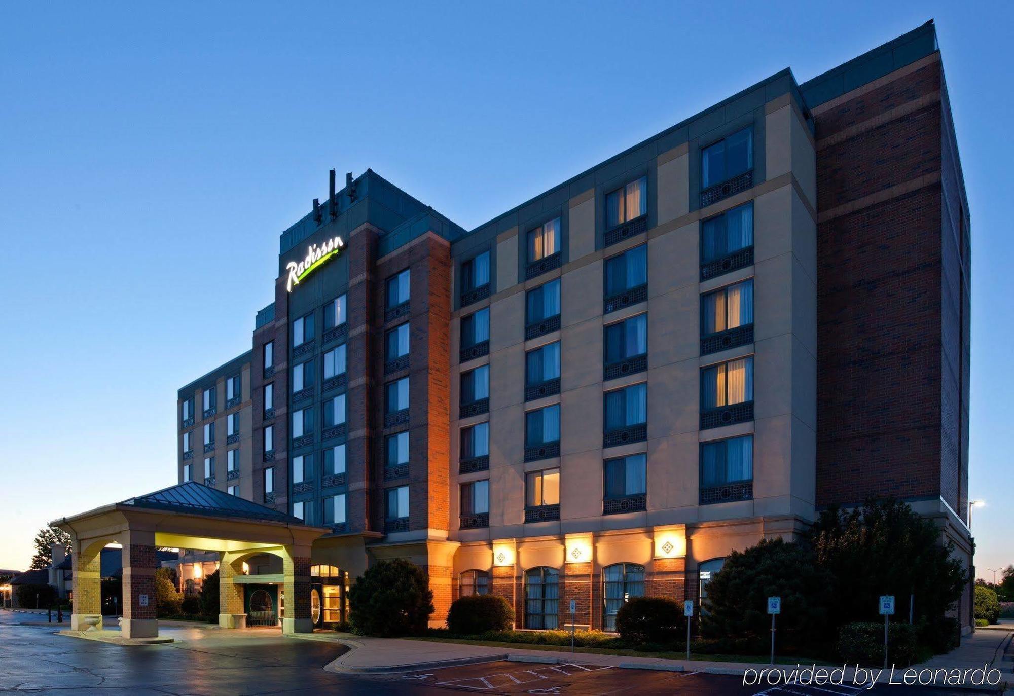 Doubletree By Hilton Pleasant Prairie Kenosha, Wi Hotel Exterior photo