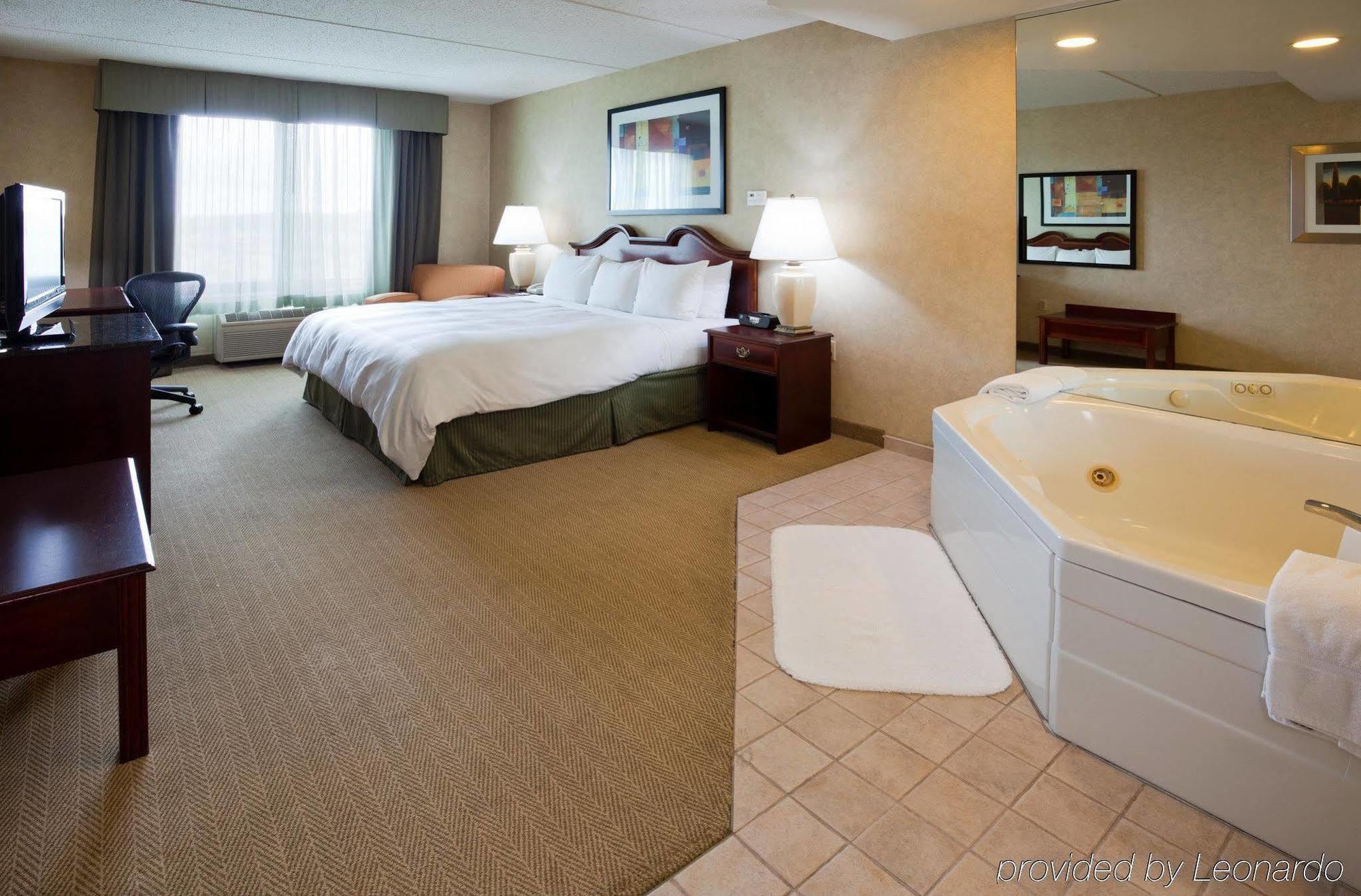 Doubletree By Hilton Pleasant Prairie Kenosha, Wi Hotel Exterior photo